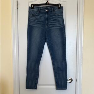 American Eagle Super Hi-Rise Jegging Light Wash Size 12